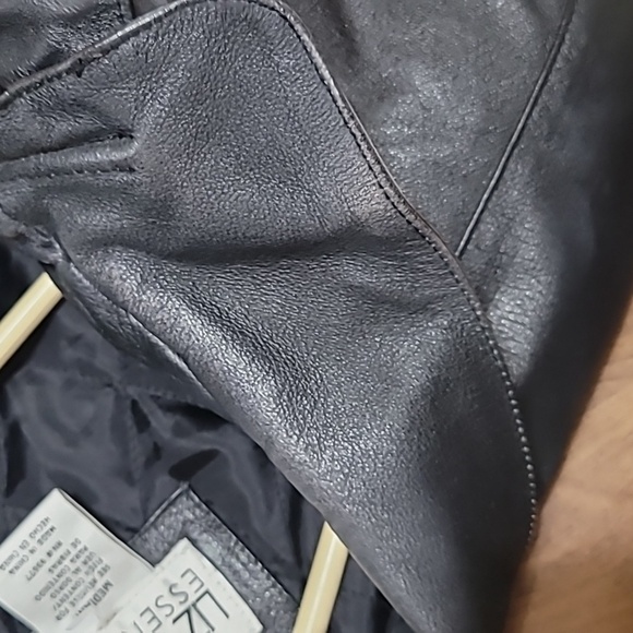 Liz Baker Essentials Leather jacket Women's Size Medium Thick Quality Motorcycle - Picture 16 of 16